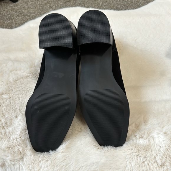 - Steve Madden Rockwell Black Suede Heeled Chelsea Booties - size 7 - Picture 2 of 4